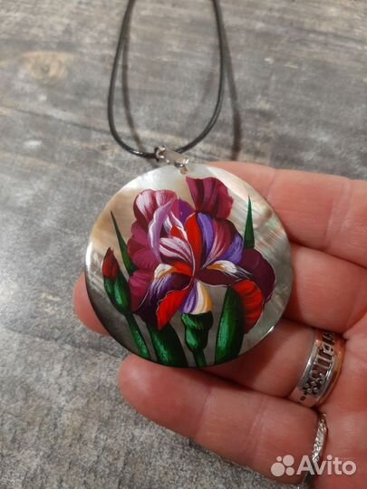 Кулон перламутровый 