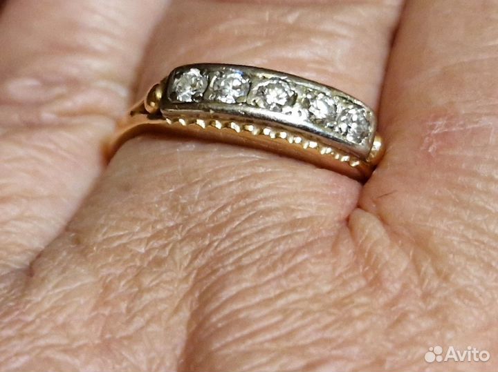 Золотое кольцо с бриллиантами дорожка