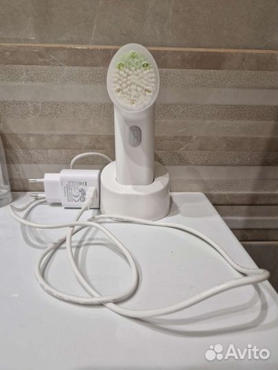 Щетка для лица Clinique