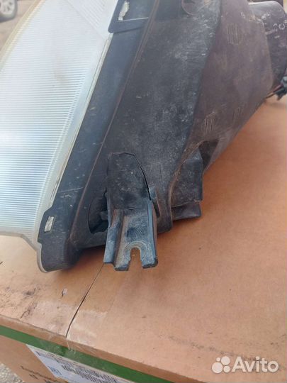 Фара передняя правая Nissan Almera Classic B10