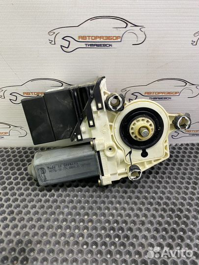 Задний левый стеклоподъемник Volkswagen Golf 5