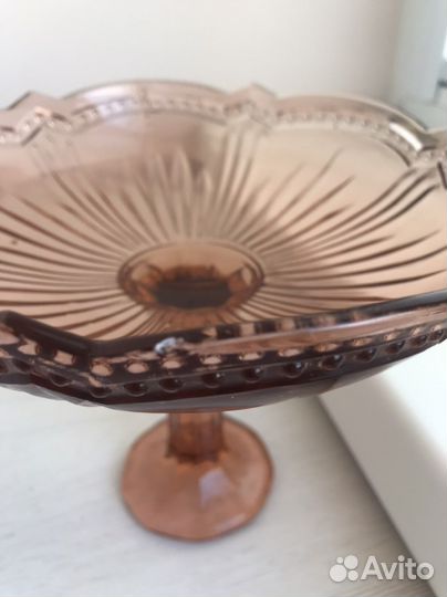 Вазочка на ножке карамельное стекло