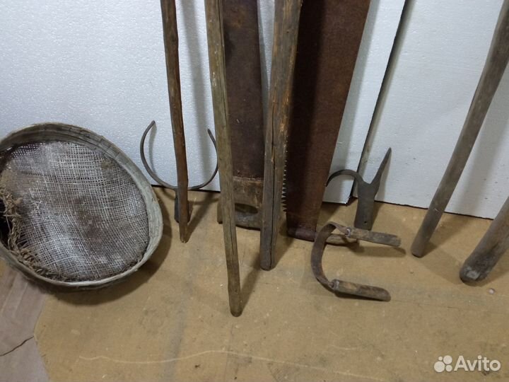Старинные хозяйственные инструменты