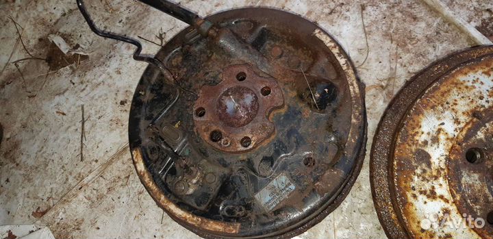 Барабаны со ступицей Volkswagen Polo Sedan