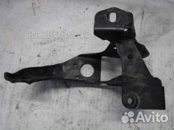 Кронштейн двигателя 04880314AA
