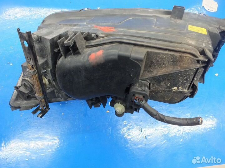 Фара правая Ford Mondeo 3