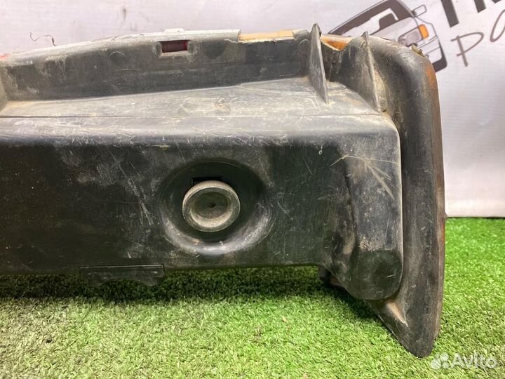 Фонарь задний левый Mercedes-Benz