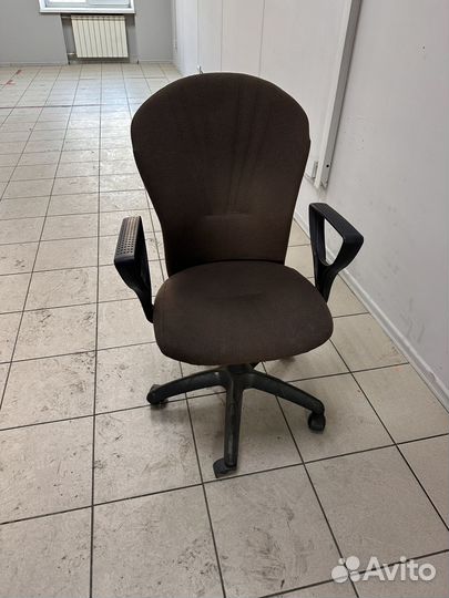 Офисное кресло