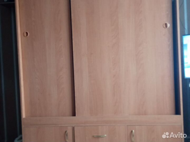 Шкаф купе. Стоимость 8000 т. Торг