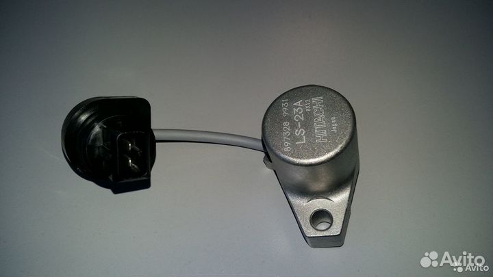 Датчик масла в картере двигателя 4HK1-T isuzu