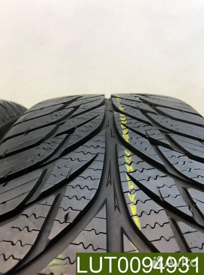 Uniroyal AllSeasonExpert 215/60 R17 96H