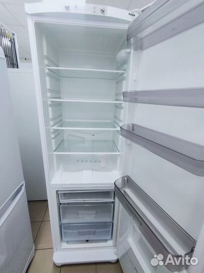 Двухкамерный холодильник Hotpoint -Ariston