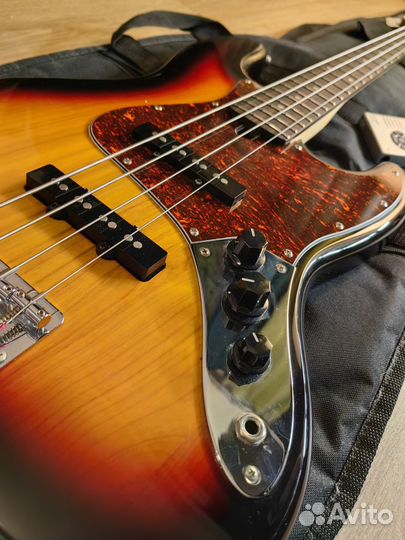 Бас гитара Bacchus Universe Series Since 1994