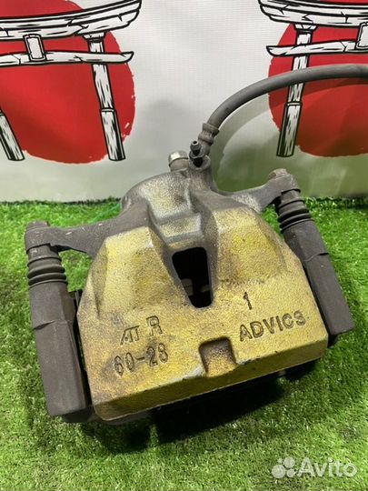 Суппорт тормозной передний правый Lexus Is250