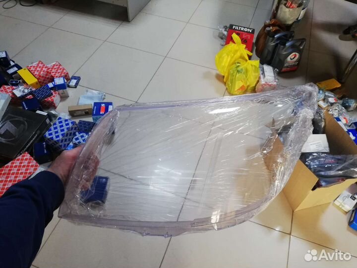 Стекло фары (иномарки)