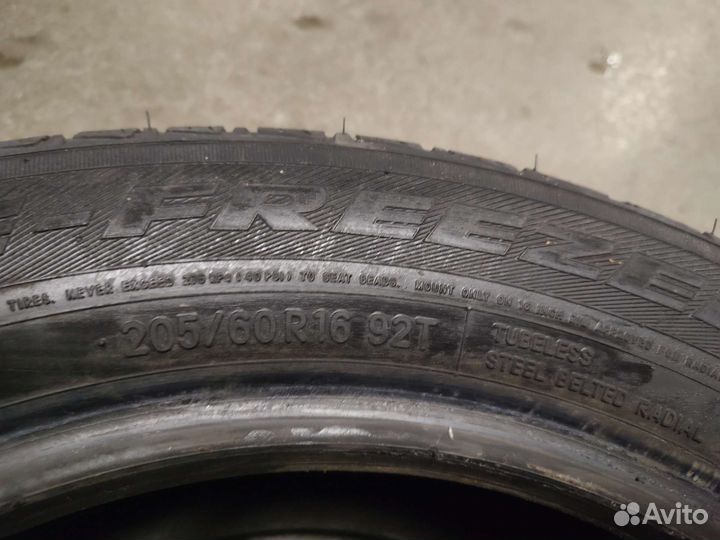 Toyo Observe Ice-Freezer 205/60 R16 T