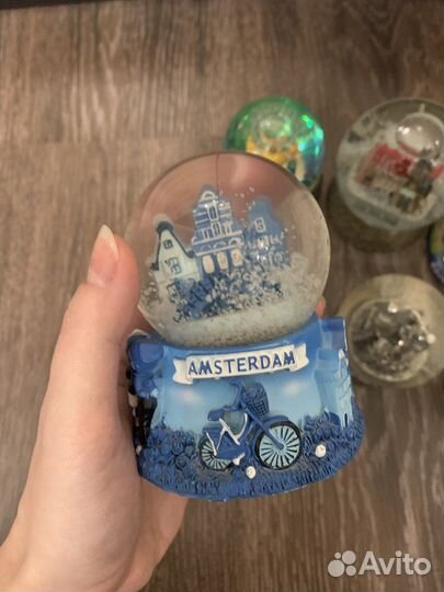 Сувениры из разных стран и городов