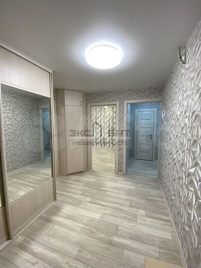 2-к. квартира, 54 м², 5/5 эт.