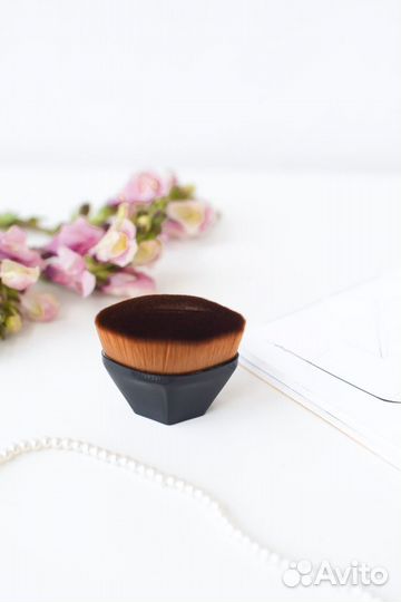 Широкая кисть для макияжа RubyFace