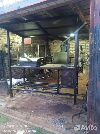 Мангал с крышей