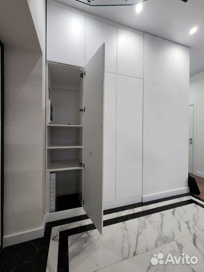 Шкаф распашной новый