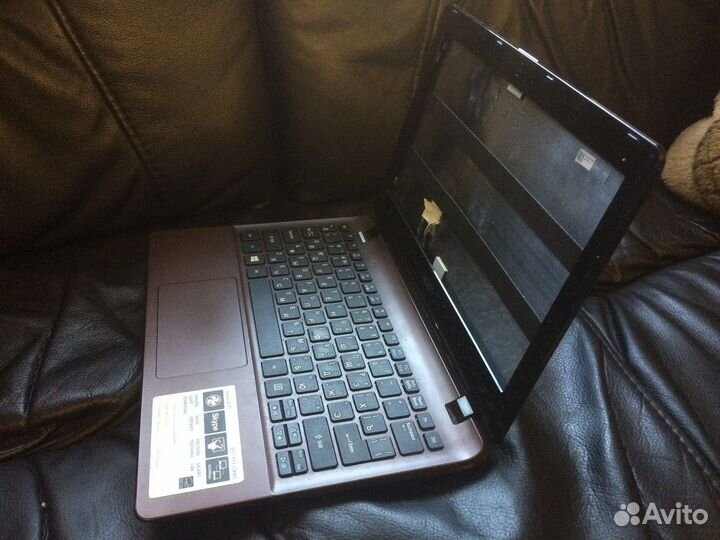 Корпусные и другие детали от ноутбука