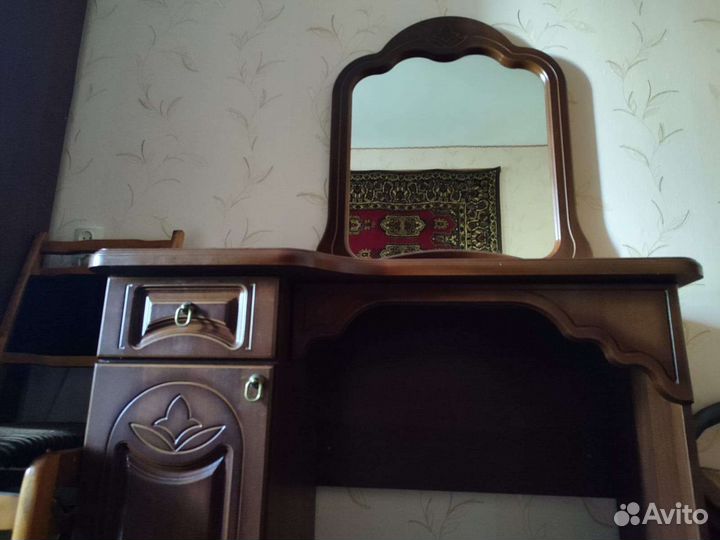 Туалетный столик