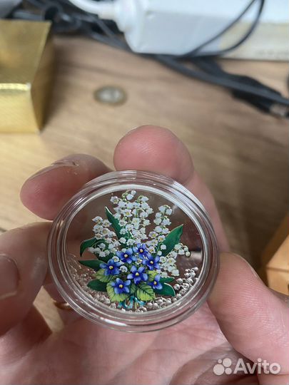 Монета цветы серебро