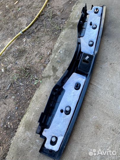 Накладка замка багажника Mercedes GL X166