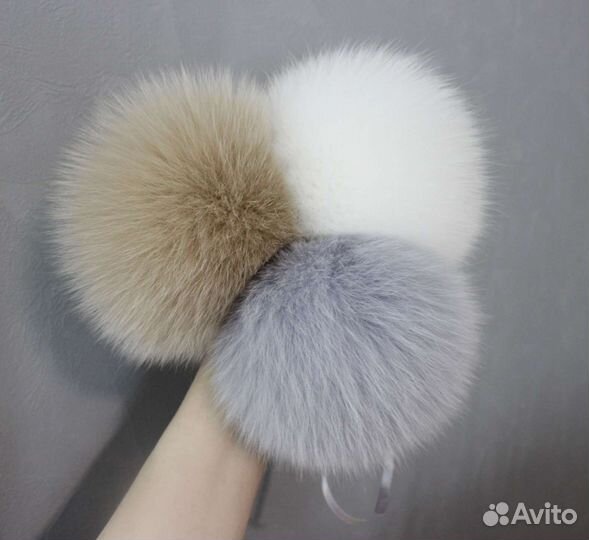 Помпон из меха финского песца цветной