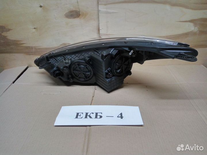 Фара правая Hyundai I30 11-15г 92102-A6000