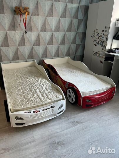 Детская кровать машинка с матрасом бу