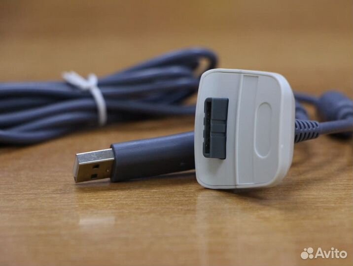 Зарядный кабель для геймпада Xbox 360 белый