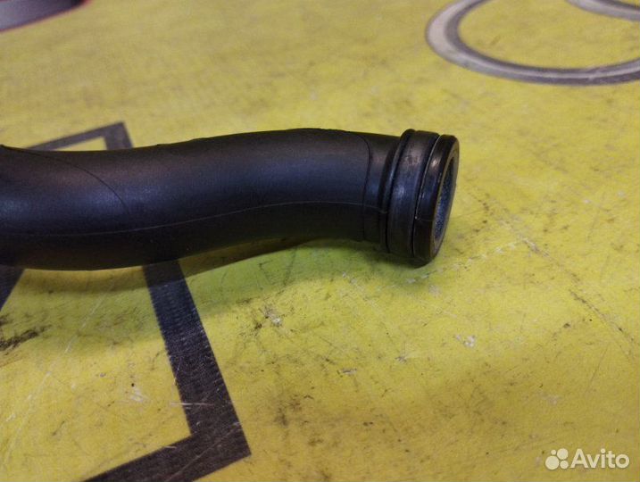 Патрубок системы охлаждения Audi A6 универсал 2.8