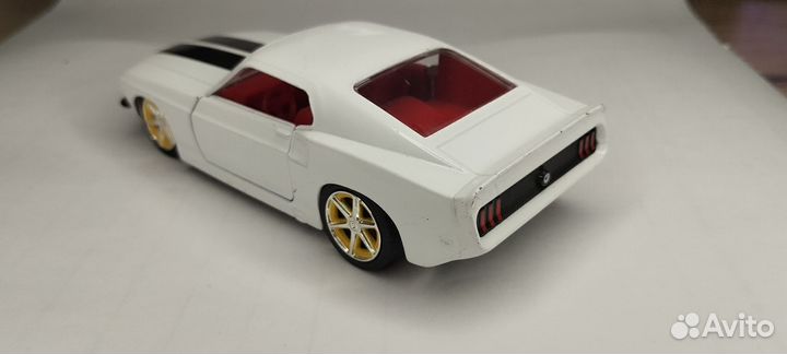 Модель 1/32 Ford Mustang