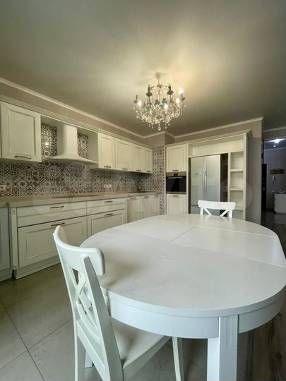 2-к. квартира, 96 м², 11/18 эт.