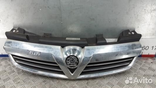 Решетка радиатора opel zafira B (1SK73G101)
