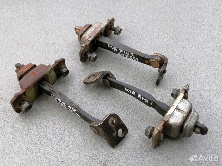 Ограничитель двери для Kia RIO 1999-2002 дорестайл