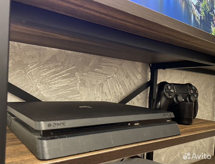 Sony PlayStation4, с играми и док.станцией