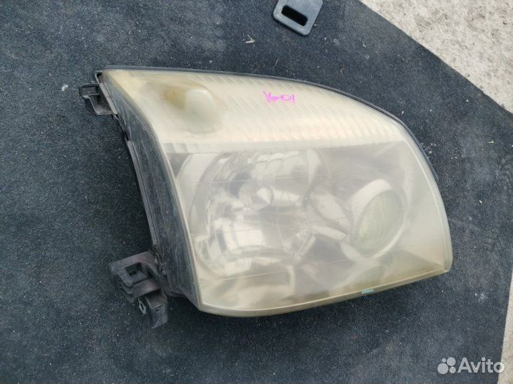 Фара передняя правая Nissan X-Trail T30