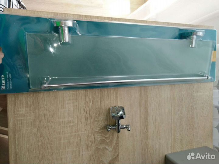 Полка настенная для ванны