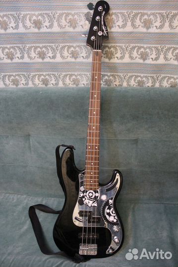 Бас гитара 4 струны Fender Squier Precision