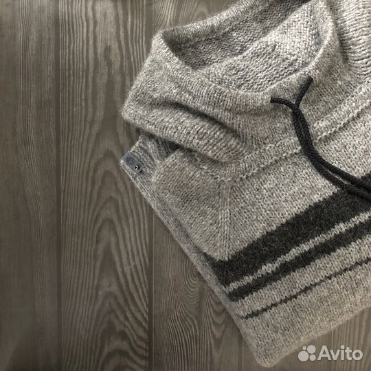 Мужской вязаный свитер
