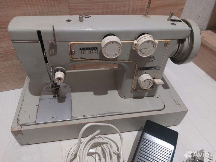 Швейная машина Подольск 142