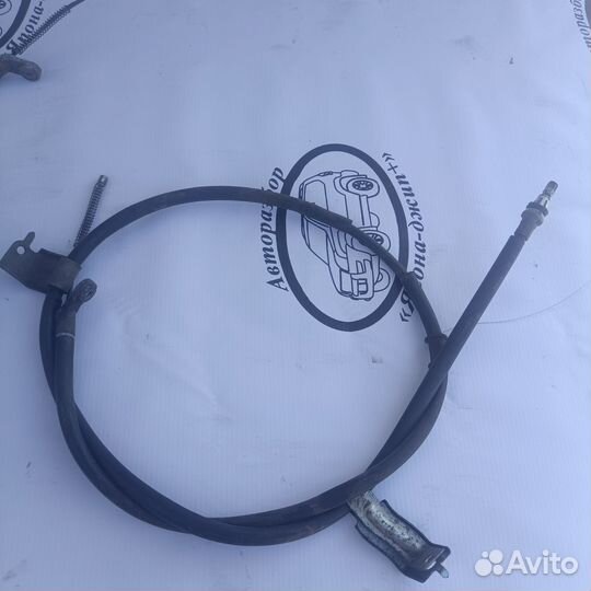 Тросик ручника лев/прав Nissan X-trail t31