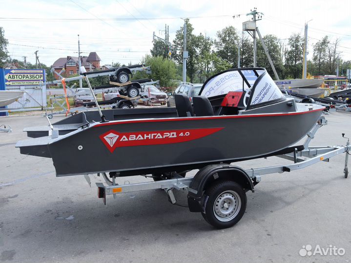 Моторная лодка Авангард 4,0 дс