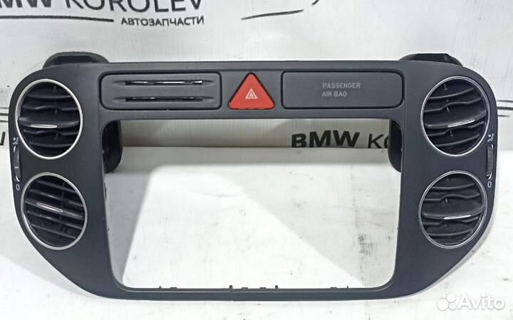 Рамка магнитолы Golf Plus 2005-2014 Volkswagen