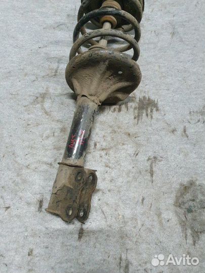 Стойка подвески передняя правая Mitsubishi