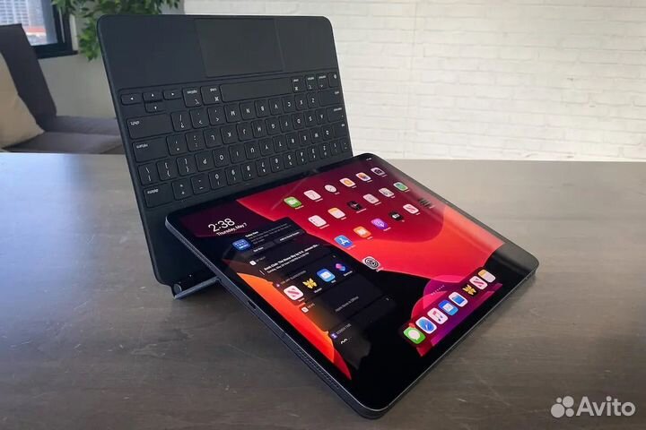 Apple iPad Pro 12.9 + Keyboard
