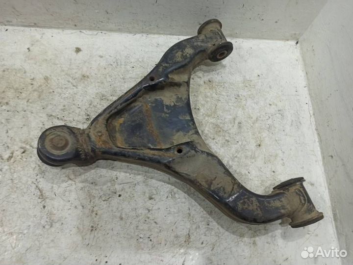 Рычаг передний правый нижний